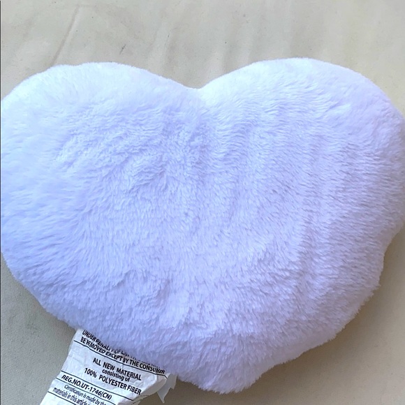 Selling this cute pillow for 6 dollars - Picture 1 of 1